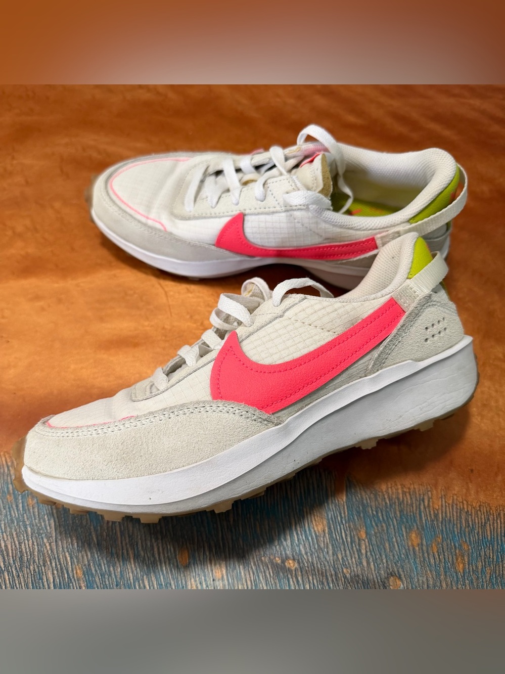 Nike Waffle Debut Athletic Sneakers White Hot Punch Pink Green size 7.5